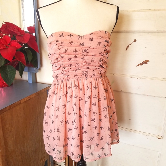 Forever 21 Tops - Forever 21 Boho Strapless Pink Bird Print Top